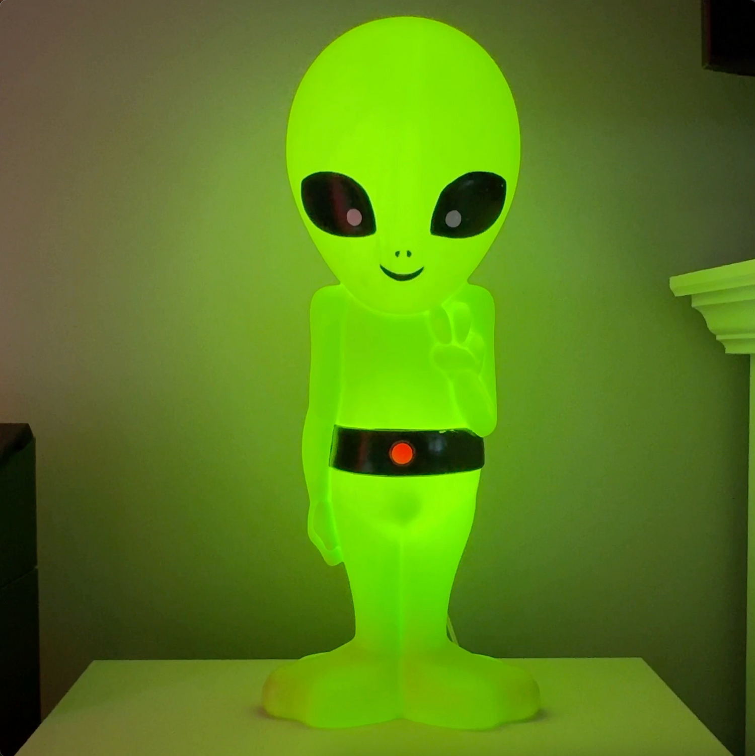 Alien Comes in Peace Lighted Blow Mold